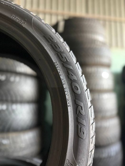 235/40R19 Pirelli 2025p