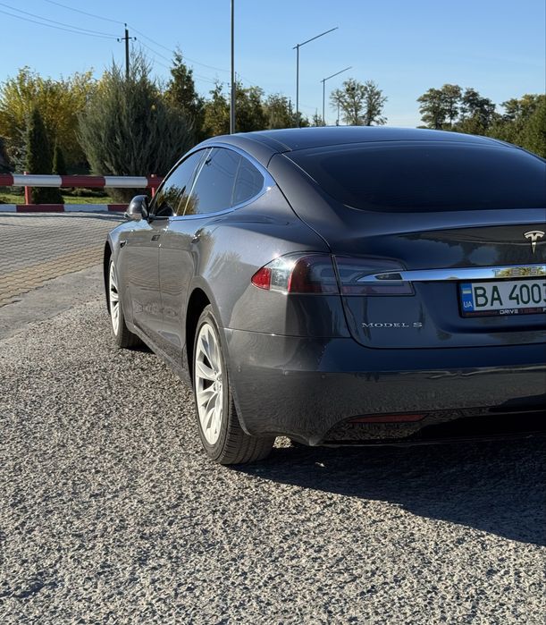 Tesla model S 90D