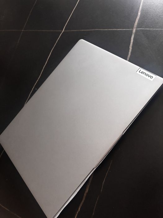 Laptop LENOVO IdeaPad Slim 3 16IAH8