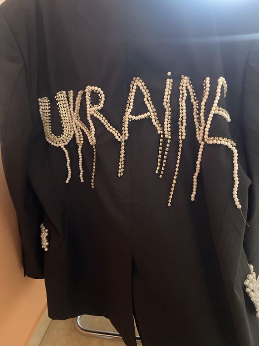 Піджак новий з вишивкою