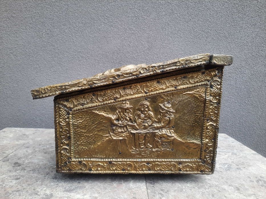 Stara szkatuła kuferek drewno mosiądz karczma