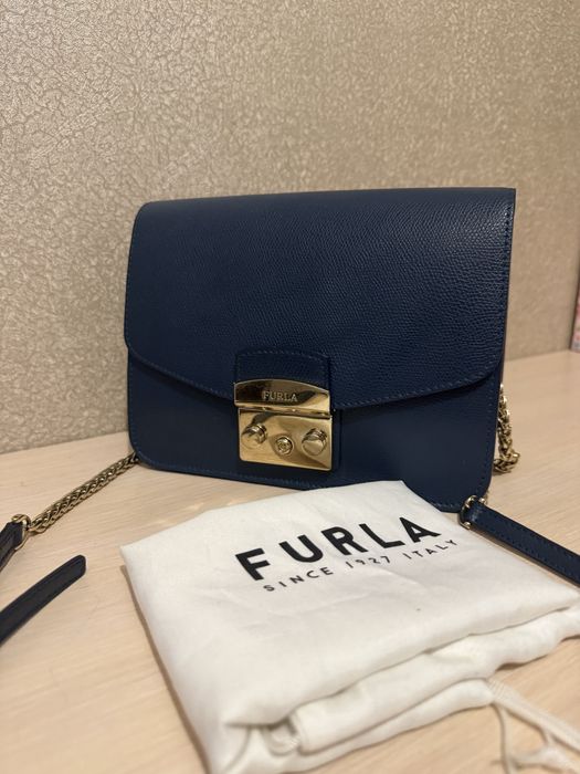 Furla metropolis