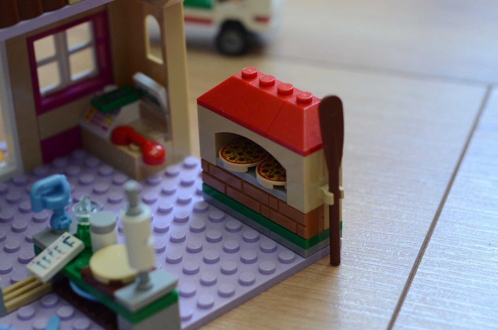 Zestaw Lego Friends 41311 "Pizzeria w Heartlake"