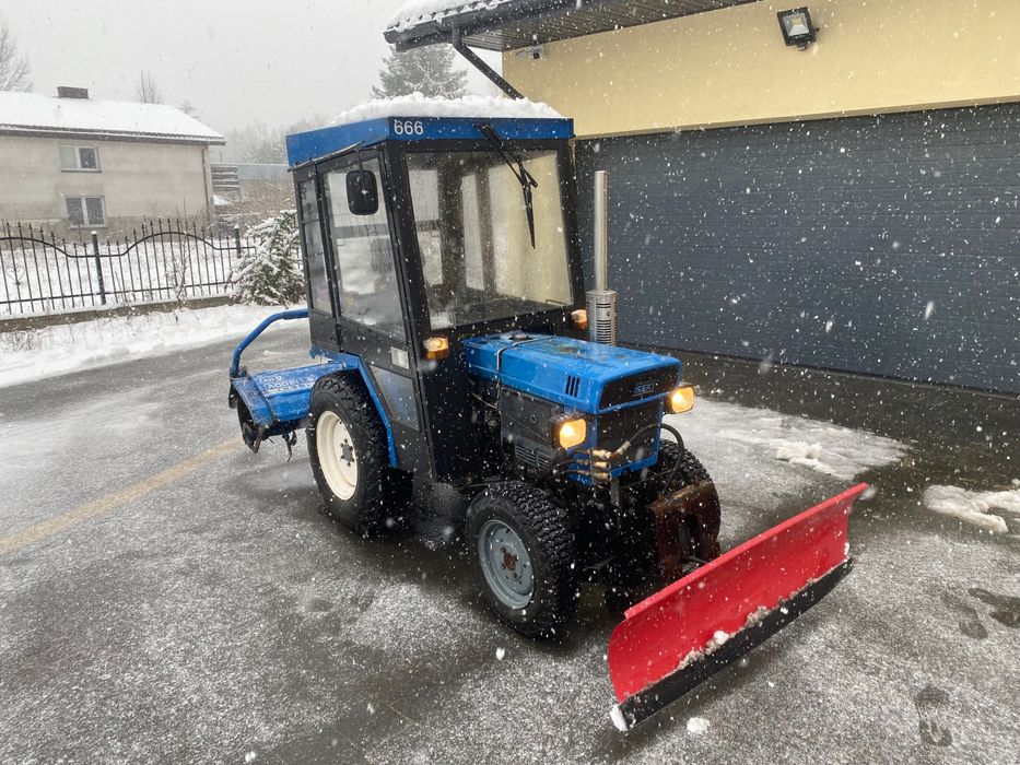 Iseki tx2160 15 KM 4x4 Glebogryzarka Zarejestrowany pług kabina