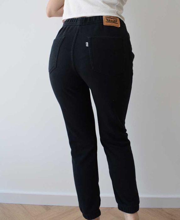 Levi's jogger spodnie dresowe czarne s m r. 158 / 170
