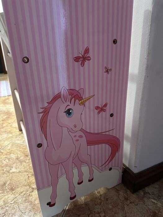 Estante para crianças unicórnios