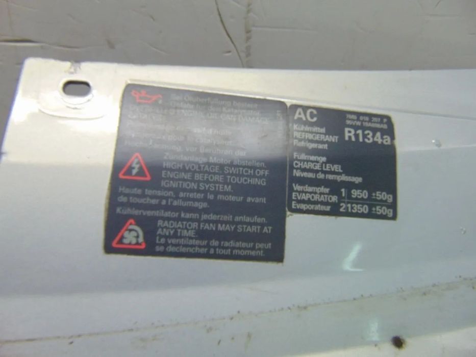 VW Sharan grelha frontal " usado em bom estado