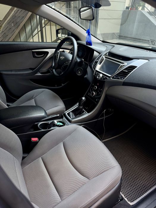 Hyundai Elantra 2013 avtomat