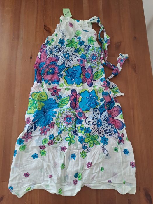 Peças de Roupas novas variadas