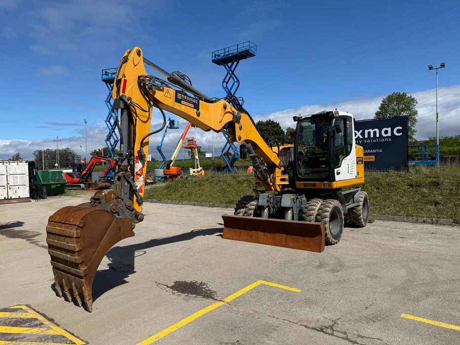 Liebherr A912 - Compact