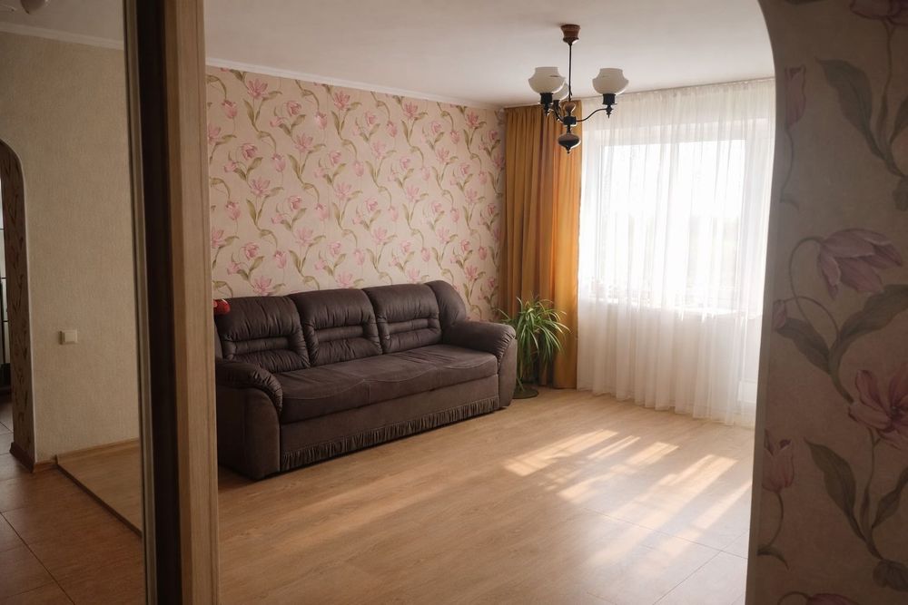 Затишна трикімнатна квартира готова до проживання в центрі Охтирки