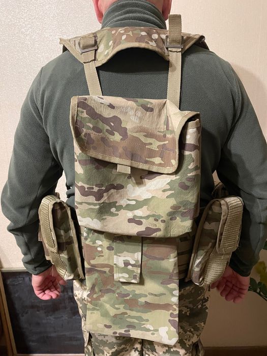 Розгрузка для військових майже нова, оскільки мало використовувалася