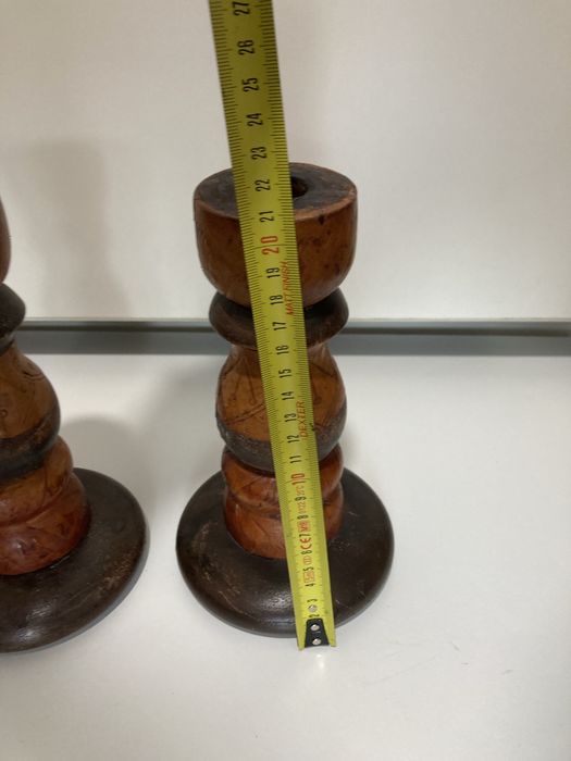 Castiçais de velas em madeira antigo