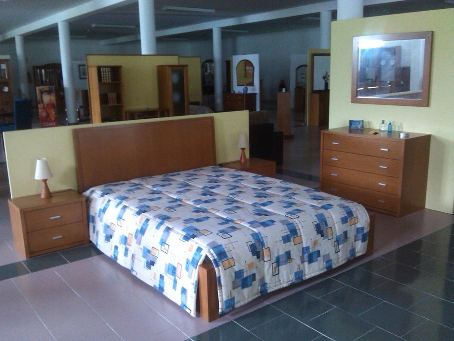 Lote de Mobiliário Novo- Recheio de Loja