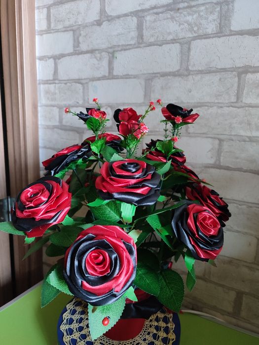 Квіти для Героя з атласної стрічки