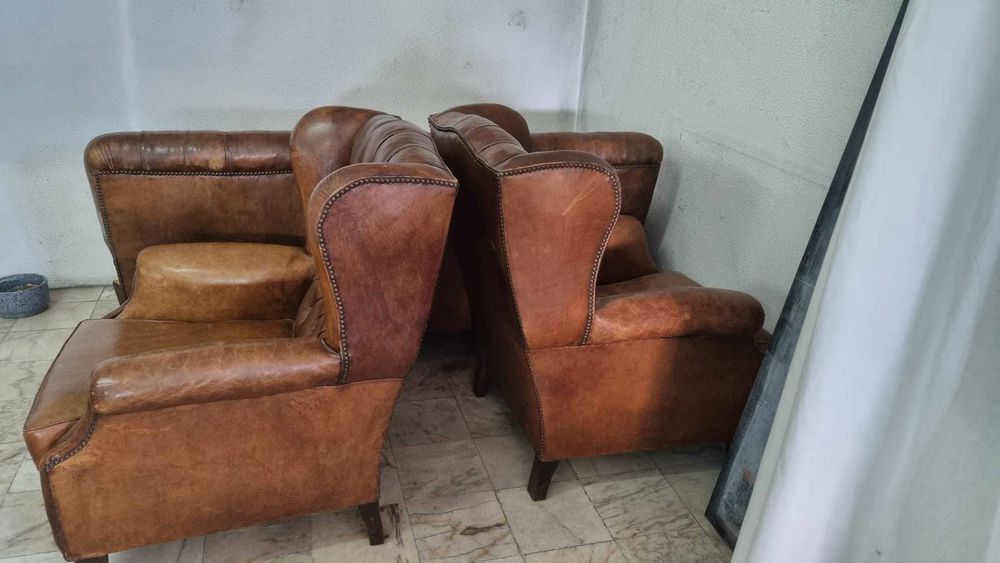 Sofá e duas poltronas para restauro
