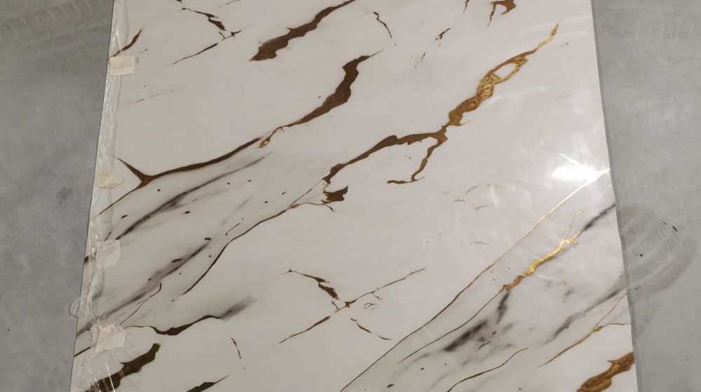 Dekoracyjna płyta PVC idealna na ścianę telewizyjną 95x95