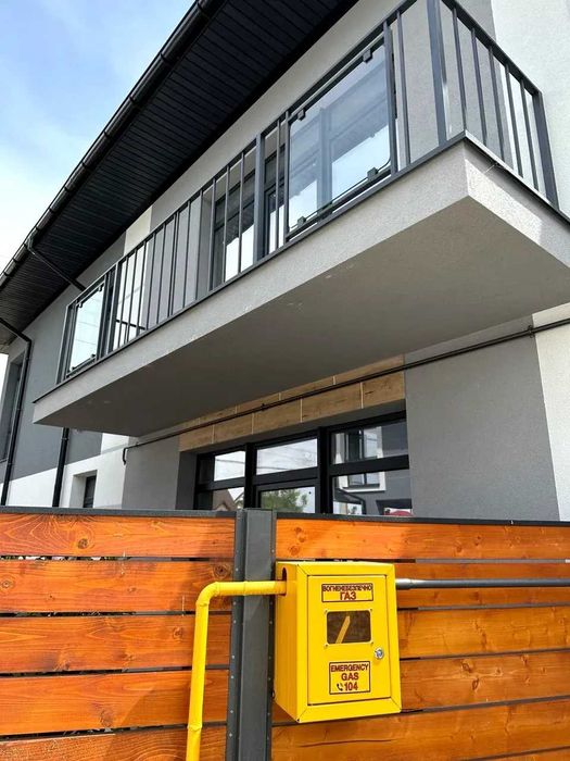 Продаж зданого Таунхауса, краща локація в Крихівцях