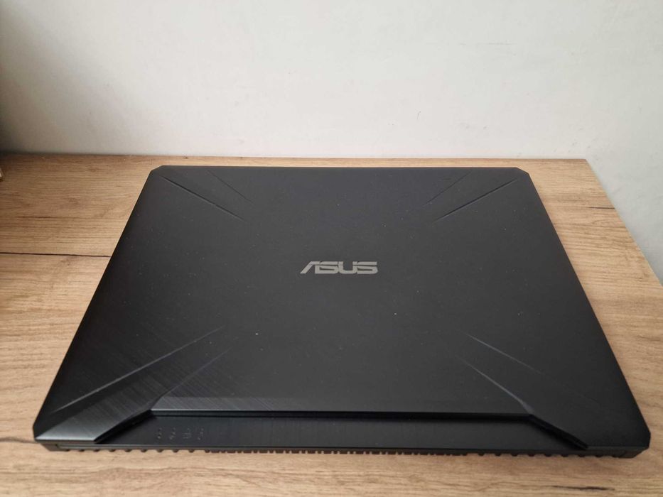 Asus Tuf Gaming FX505D/IPS/Ryzen 5 3550H/16GB/256SSD/GTX1050