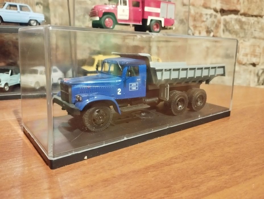 Боксы  для масштабных моделей 1:43