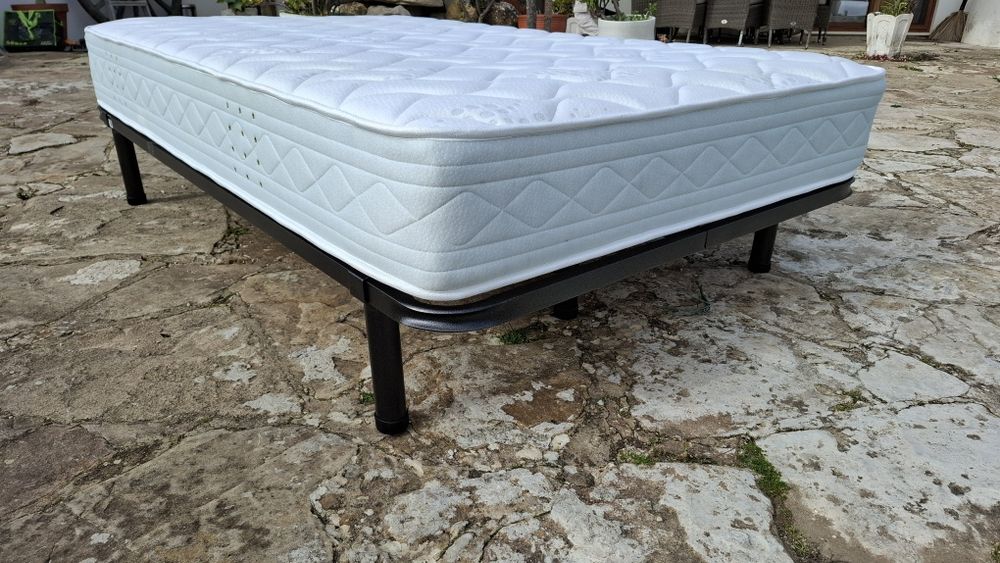 Cama corpo e meio em excelente estado!