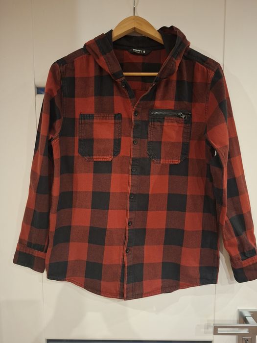 Bluza  ''Cropp'' w kratę  rozpinana z kapurem .Rozmiar S