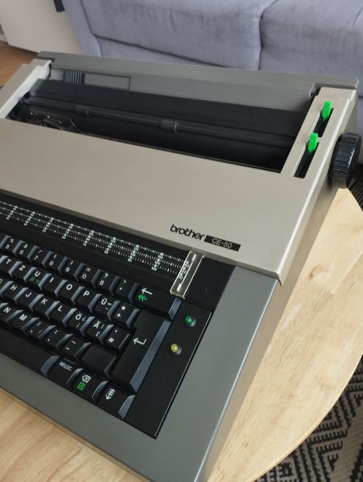 Elektroniczna maszyna do pisania Brother CE-50
