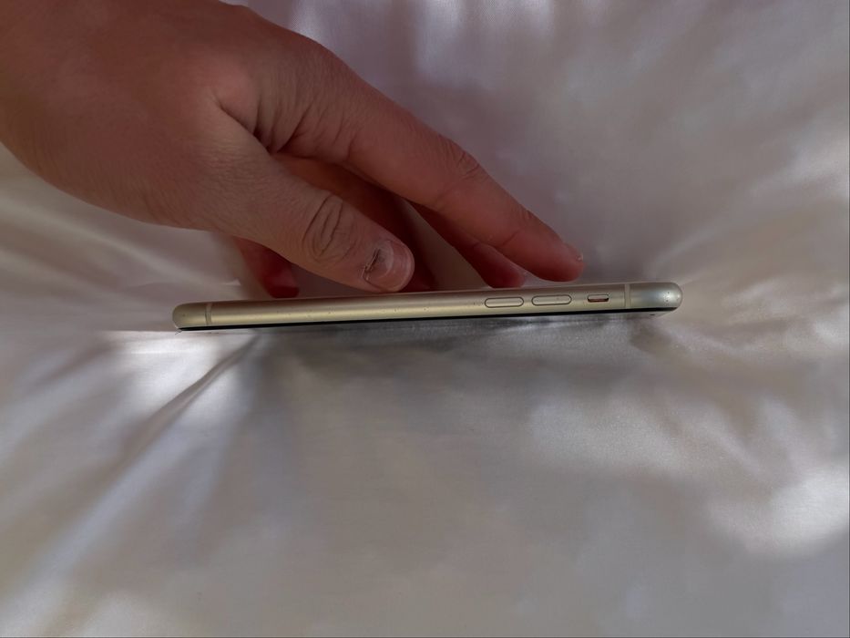 iPhone 11, branco, 128GB, sem garantia