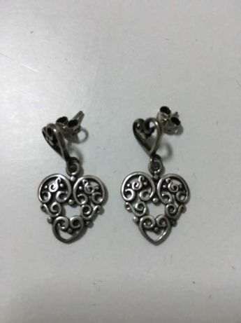 Brincos corações prata