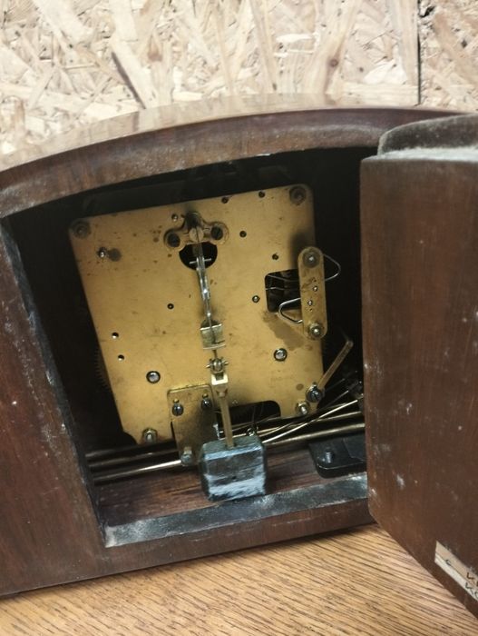 Bufetowy zegar art-deco A35