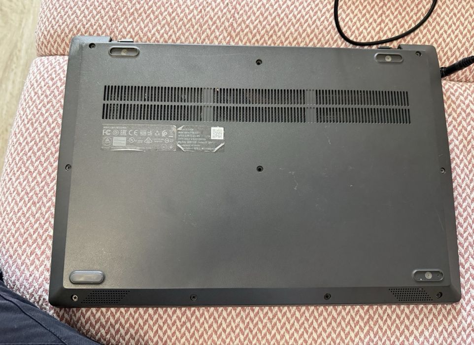 Продаю Ноутбук Lenovo V15-ADA