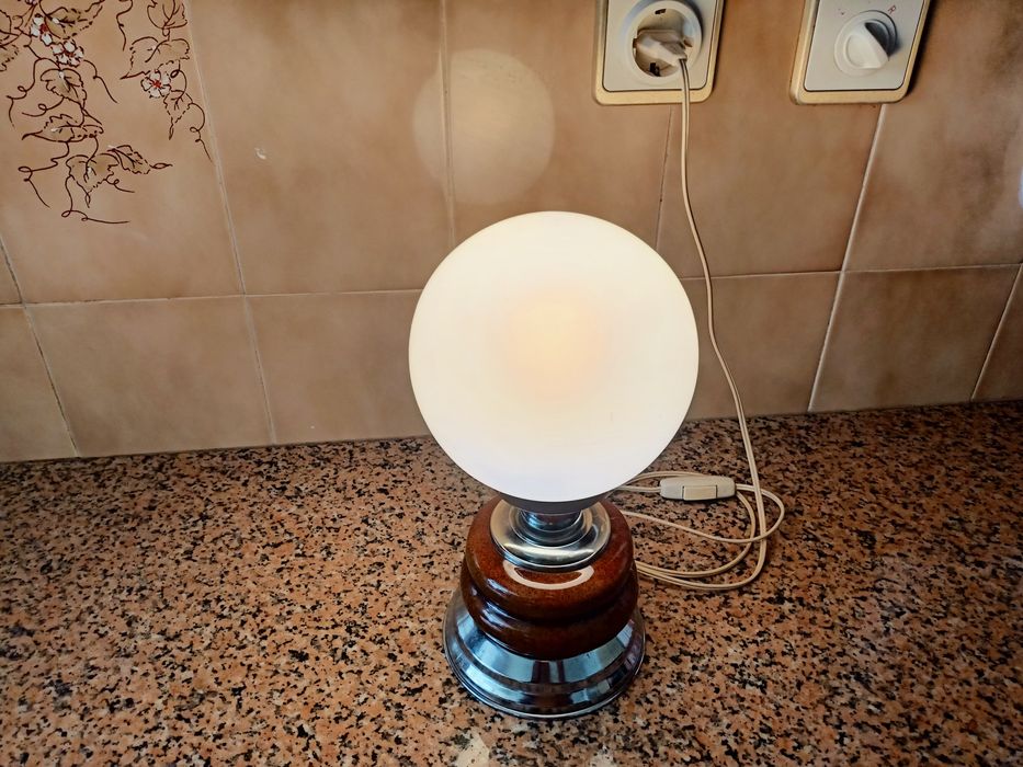 Candeeiro luminária de mesa abajur lâmpada luz casa quarto apartamento vivenda carro cozinha escritório gabinete.