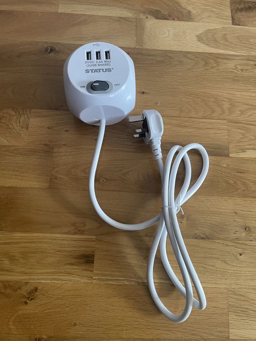 Przedłużka Status angielska na 3 porty USB i 3 gniazdka UK - nowa !