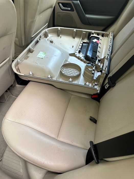 LAnd Rover Freelander 2 bancos bege e forras portas 450€