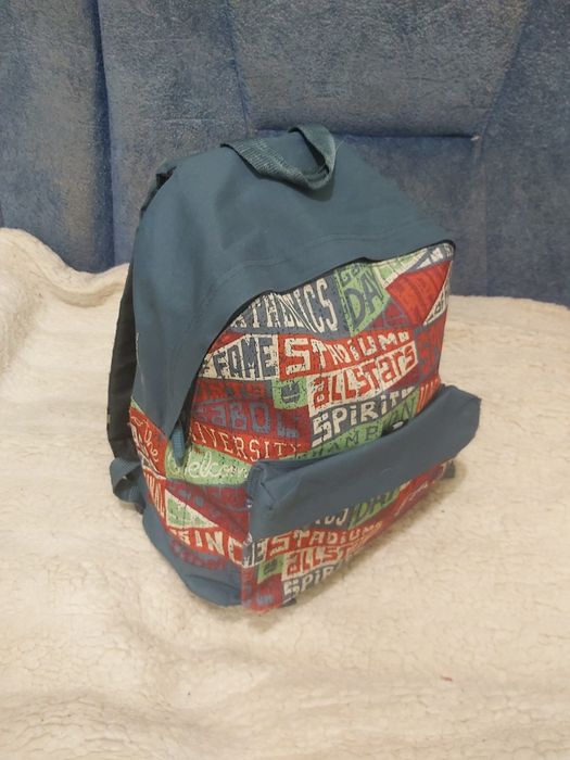 Фирменный обалденный рюкзачок б.у.в отличном состоянии.