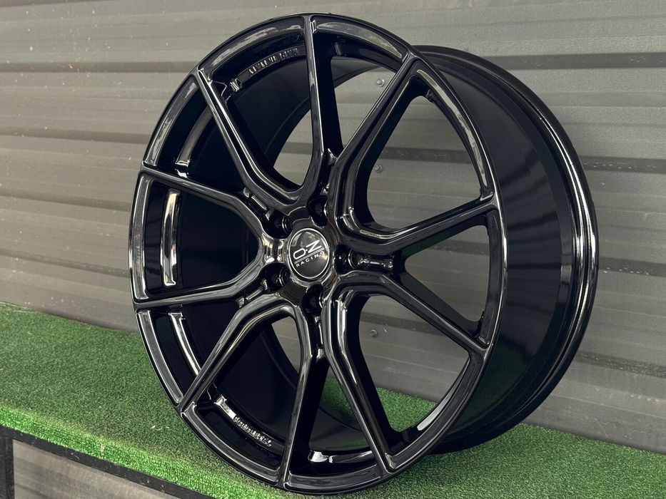 Fondmetal R19 5x114.3 Nissan Mitsubishi Toyota Honda Kia Hyundai
