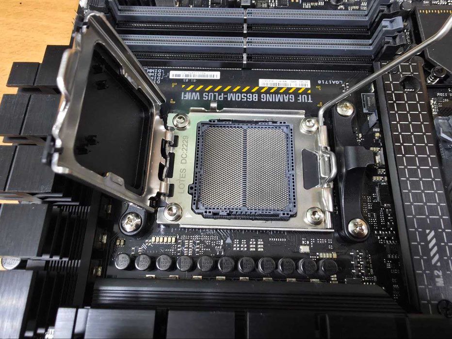 Материнська плата Материнська плата Asus TUF Gaming B650M-Plus WIFI