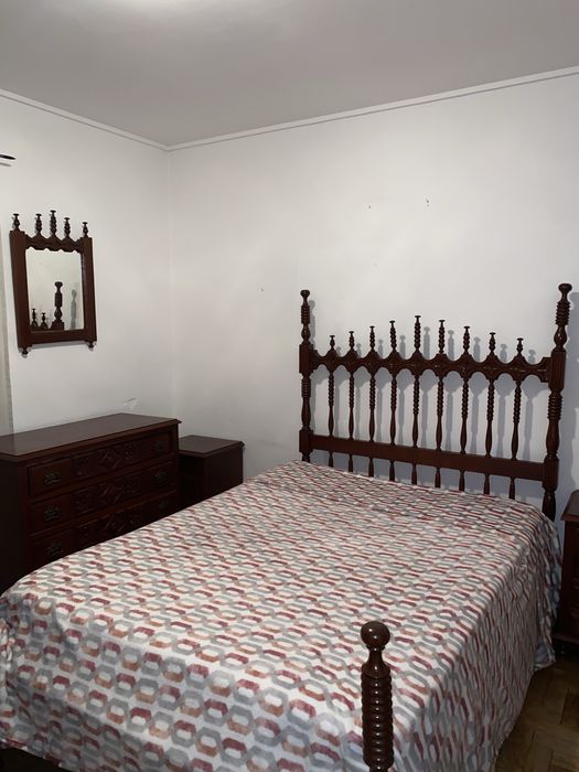 Arrenda-se Quarto