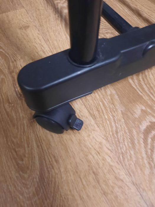 Стойка для одежды