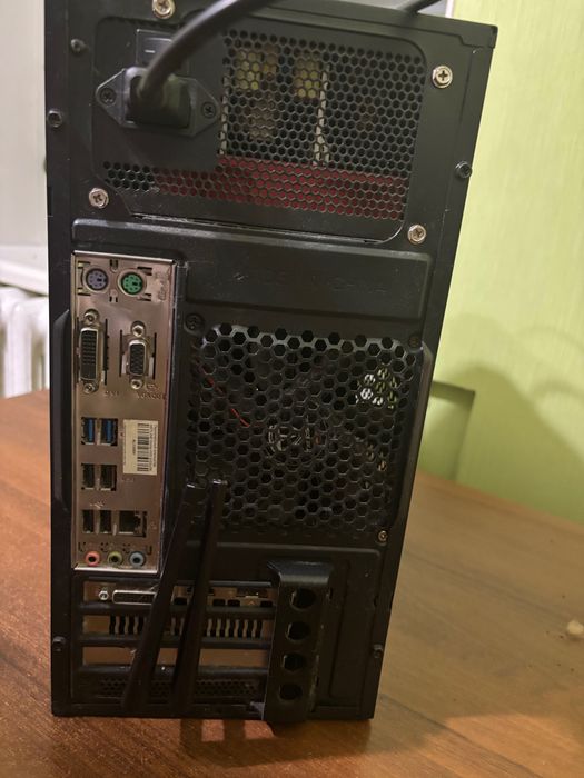 Системний блок,в подарунок клавіатура та мишка