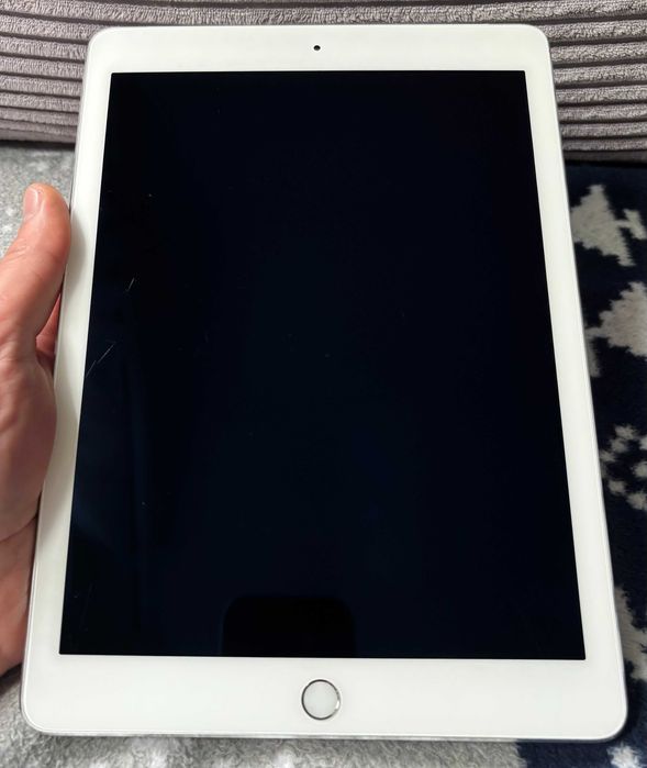 Tablet Apple iPad Air 2 16GB Wi-Fi & Cellular + Kabel