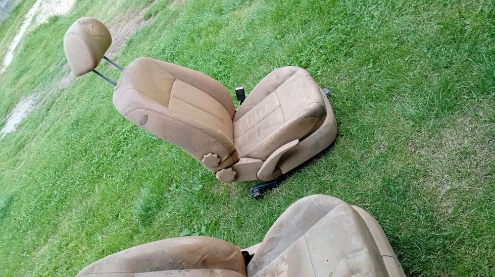 Fotele przednie golf 4