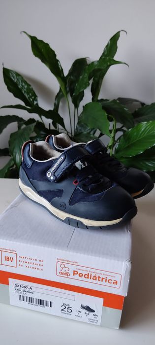 Sapatilhas Biomecanics 25