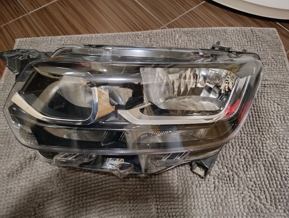 Lampa przednia lewa Toyota Proace city 2021