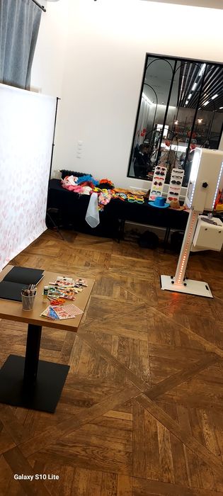 Fotobudka i ciężki dym
