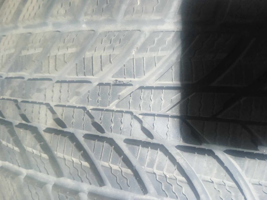 Продам Шини 215/55R17