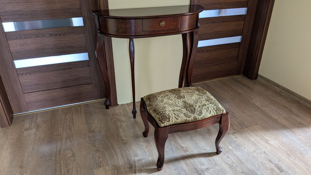Taboret drewniany jafra. Cena do uzgodnienia.