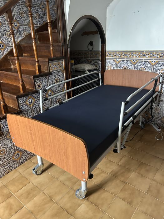 Cama articulada como nova