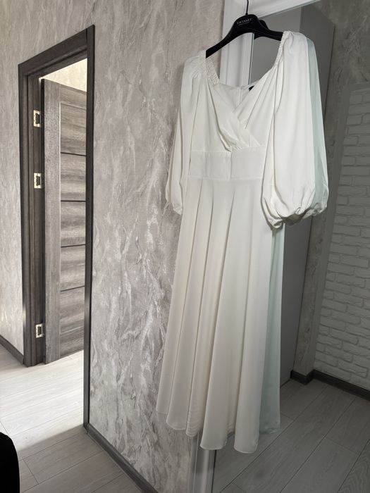 Плаття біле  для останньго дзвоника танцю