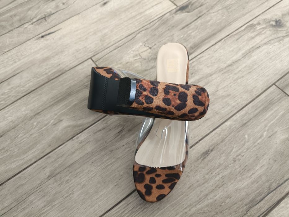 Klapki na obcasie 41 nowe